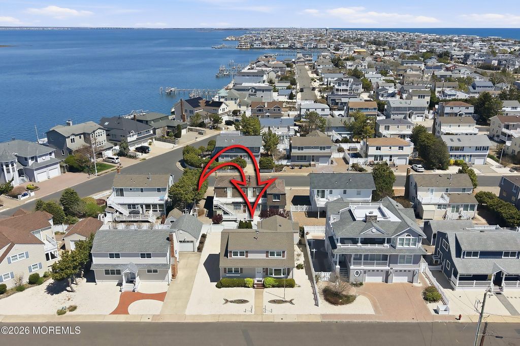 17 W Ramapo Lane, Long Beach Twp, NJ 08008