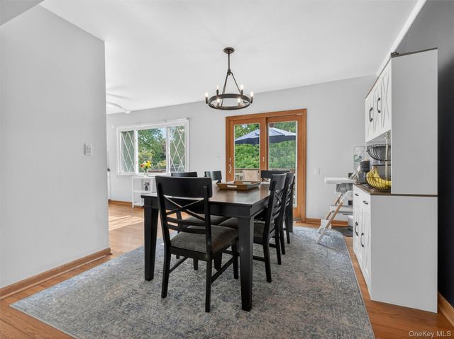 584 Babbling Brook Lane, Valley Cottage, NY 10989