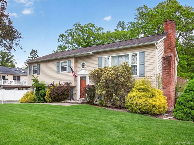 584 Babbling Brook Lane, Valley Cottage, NY 10989