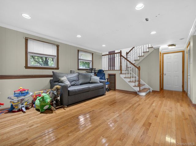 584 Babbling Brook Lane, Valley Cottage, NY 10989