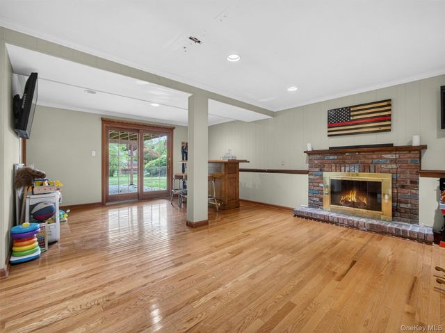 584 Babbling Brook Lane, Valley Cottage, NY 10989