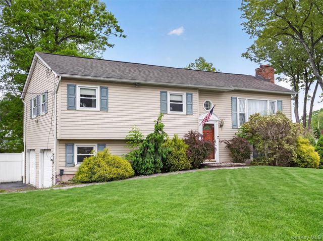 584 Babbling Brook Lane, Valley Cottage, NY 10989