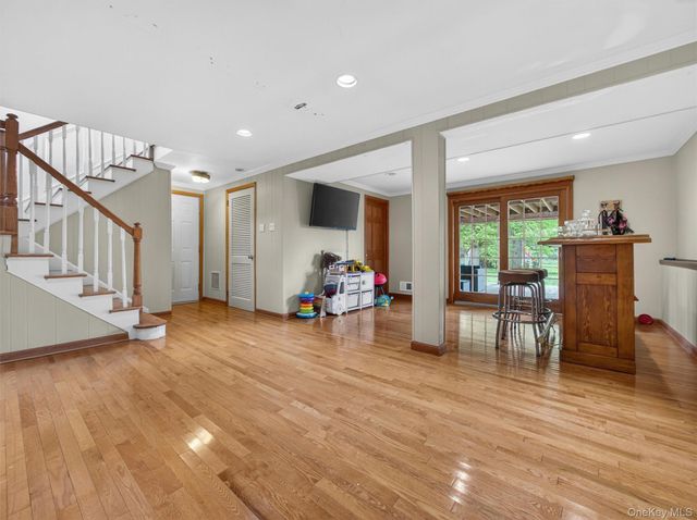 584 Babbling Brook Lane, Valley Cottage, NY 10989