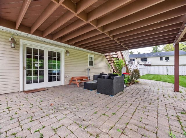 584 Babbling Brook Lane, Valley Cottage, NY 10989