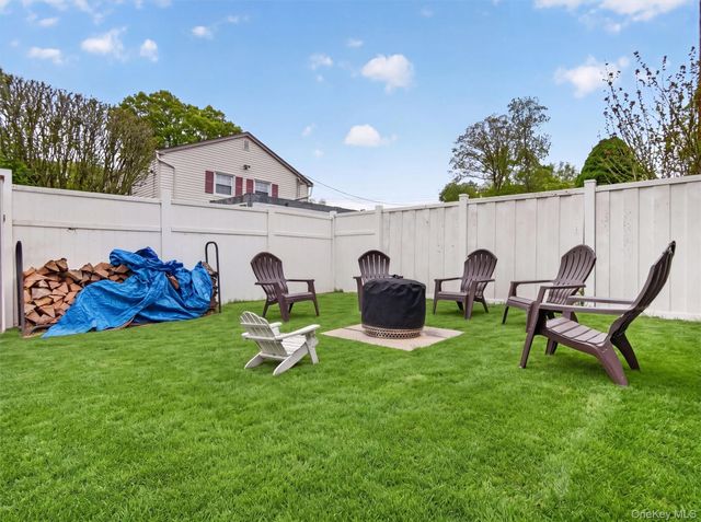584 Babbling Brook Lane, Valley Cottage, NY 10989
