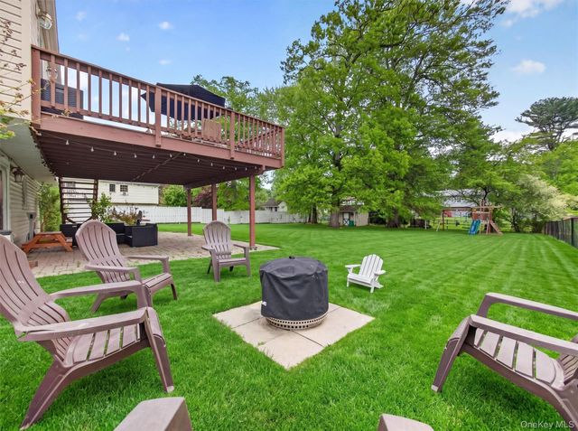 584 Babbling Brook Lane, Valley Cottage, NY 10989