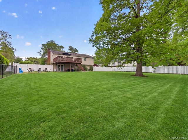 584 Babbling Brook Lane, Valley Cottage, NY 10989