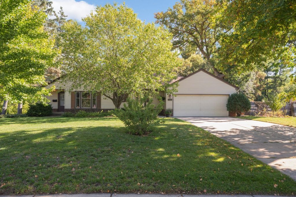 4036 Hampshire Avenue N, Crystal, MN 55427 — exterior
