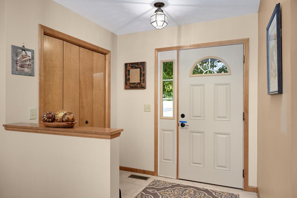 4036 Hampshire Avenue N, Crystal, MN 55427 — photo 3