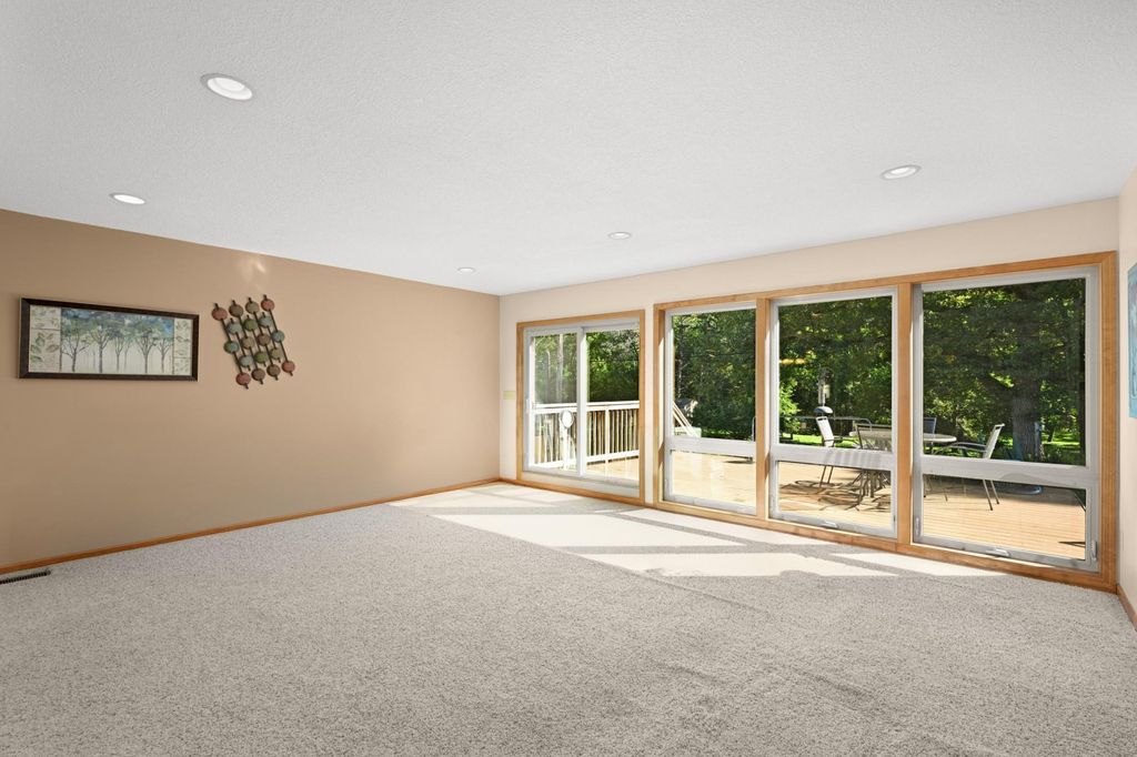 4036 Hampshire Avenue N, Crystal, MN 55427 — photo 5