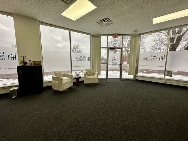 7872 Lincoln Avenue, Skokie, IL 60077