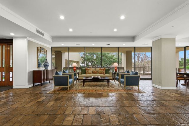 4001 N New Braunfels APT 300A, San Antonio, TX 78209