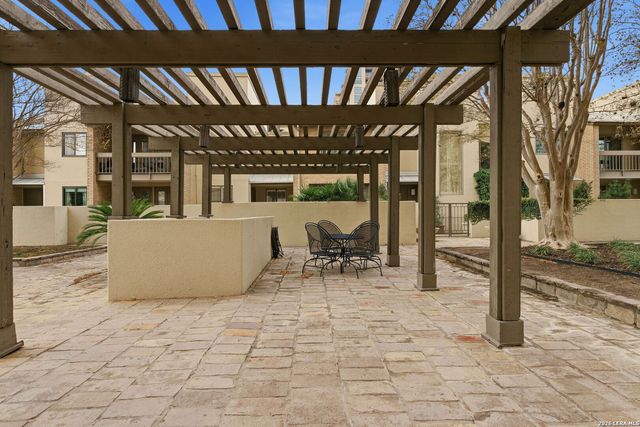 4001 N New Braunfels APT 300A, San Antonio, TX 78209