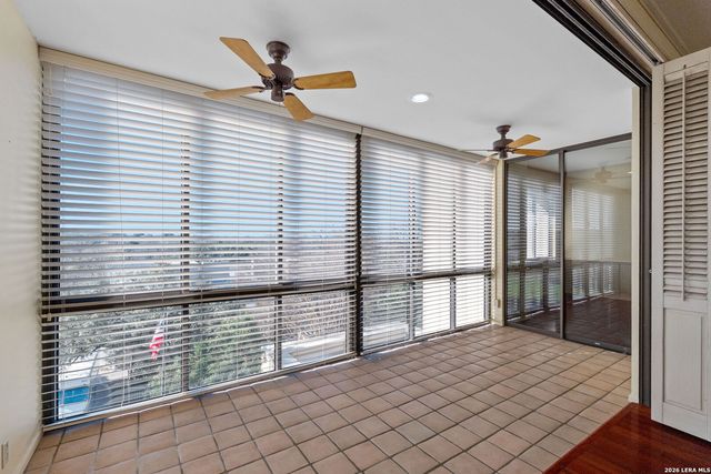 4001 N New Braunfels APT 300A, San Antonio, TX 78209