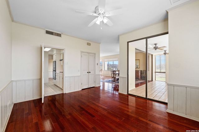 4001 N New Braunfels APT 300A, San Antonio, TX 78209