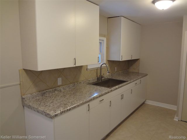 8127 Orchard Avenue, Warren, MI 48089