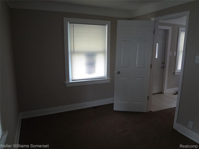 8127 Orchard Avenue, Warren, MI 48089