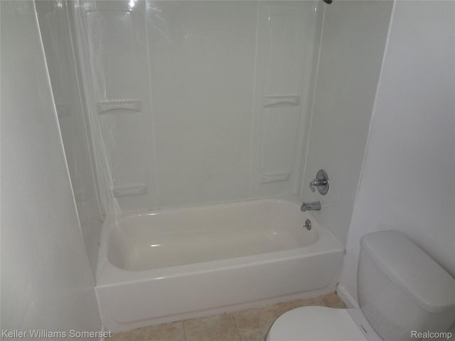 8127 Orchard Avenue, Warren, MI 48089