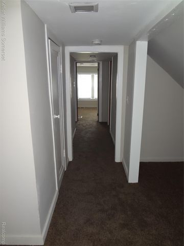 8127 Orchard Avenue, Warren, MI 48089