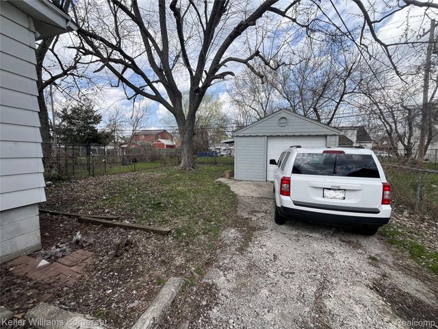 8127 Orchard Avenue, Warren, MI 48089