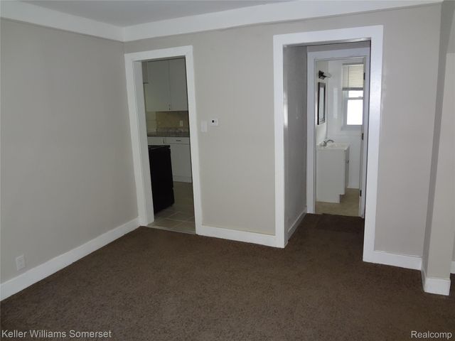 8127 Orchard Avenue, Warren, MI 48089