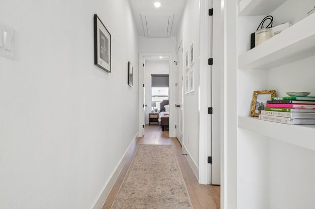 145 N Henderson Avenue 102, Dallas, TX 75214