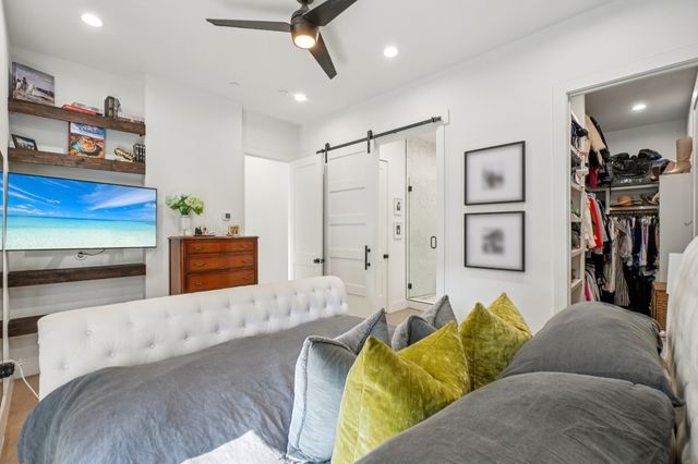 145 N Henderson Avenue 102, Dallas, TX 75214
