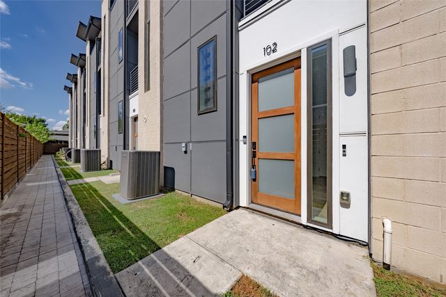 145 N Henderson Avenue 102, Dallas, TX 75214