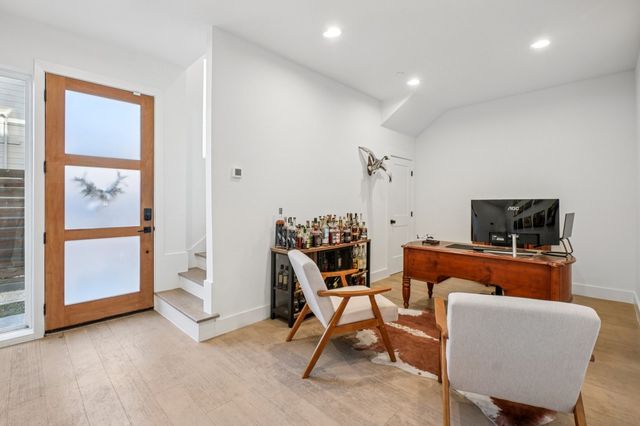 145 N Henderson Avenue 102, Dallas, TX 75214