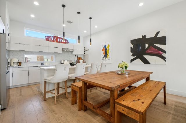 145 N Henderson Avenue 102, Dallas, TX 75214