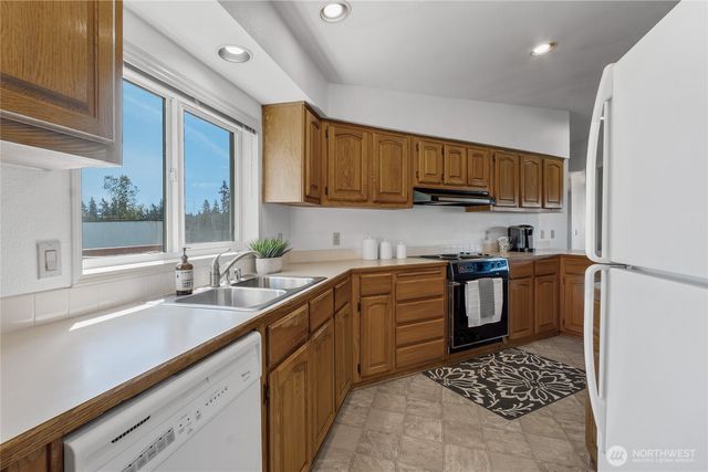 17710 Albany Street SW, Rochester, WA 98579
