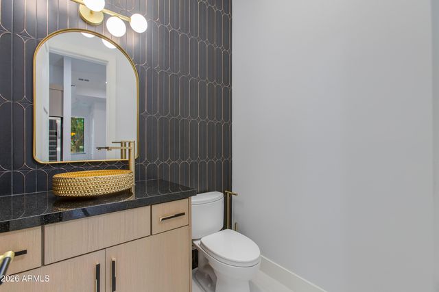 3834 N 34TH Street, Phoenix, AZ 85018