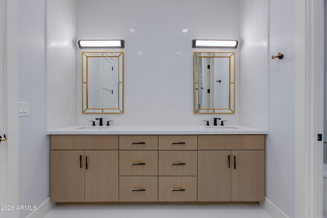 3834 N 34TH Street, Phoenix, AZ 85018