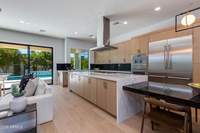 3834 N 34TH Street, Phoenix, AZ 85018