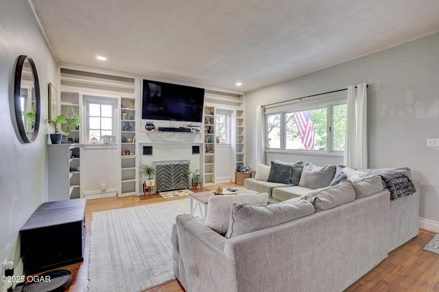 1615 Forest Street, Carthage, MO 64836