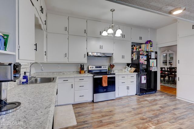 1615 Forest Street, Carthage, MO 64836