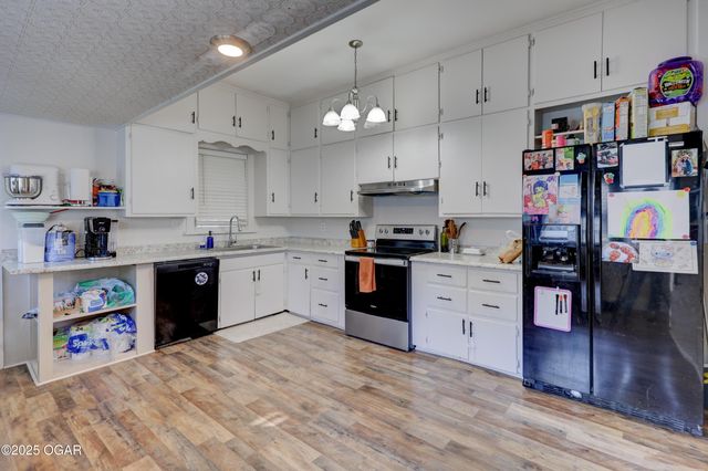 1615 Forest Street, Carthage, MO 64836