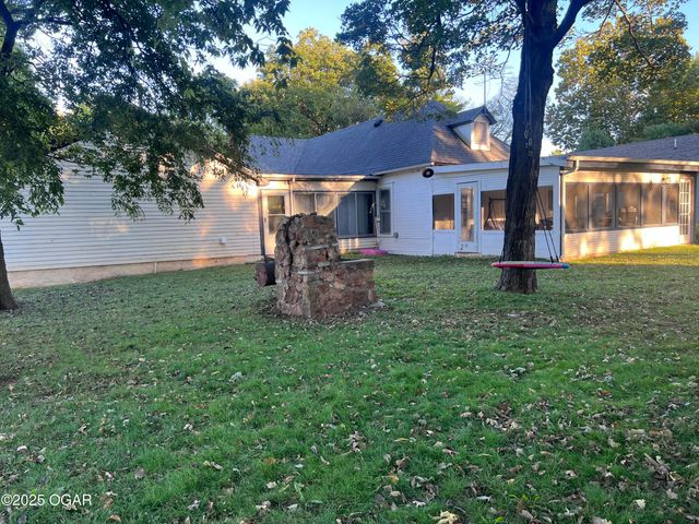 1615 Forest Street, Carthage, MO 64836