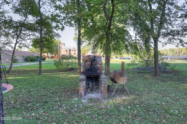 1615 Forest Street, Carthage, MO 64836