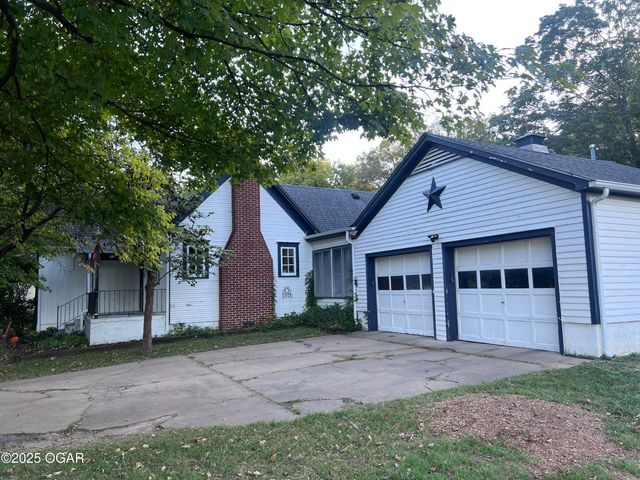 1615 Forest Street, Carthage, MO 64836