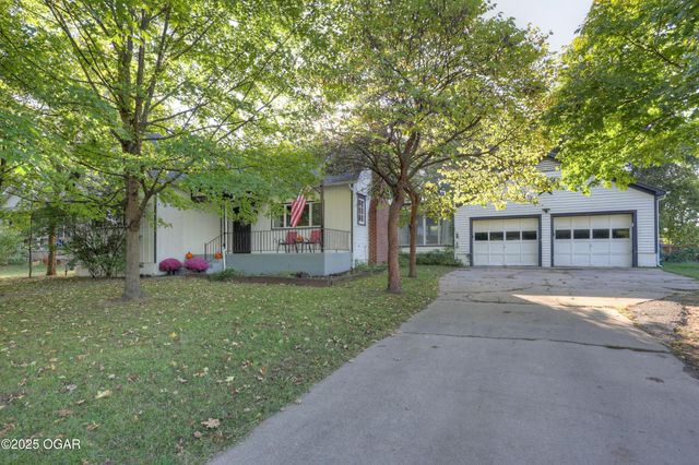 1615 Forest Street, Carthage, MO 64836