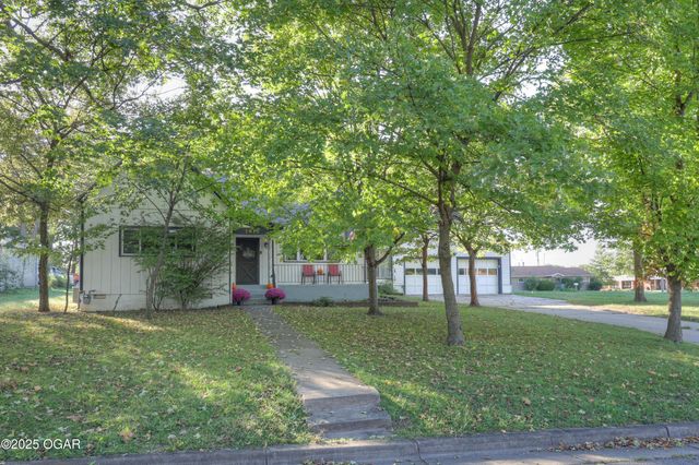 1615 Forest Street, Carthage, MO 64836