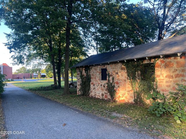 1615 Forest Street, Carthage, MO 64836