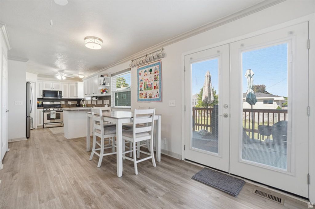 Image 12 of property listing at 845 N 275 W, Bountiful, UT 84010