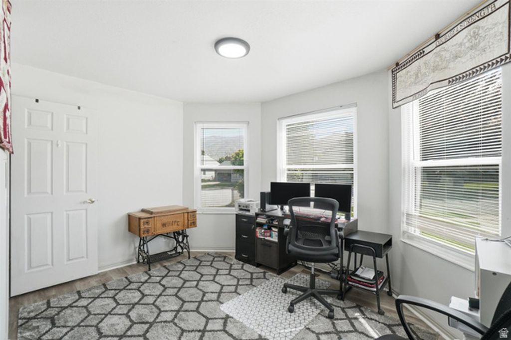 Image 17 of property listing at 845 N 275 W, Bountiful, UT 84010