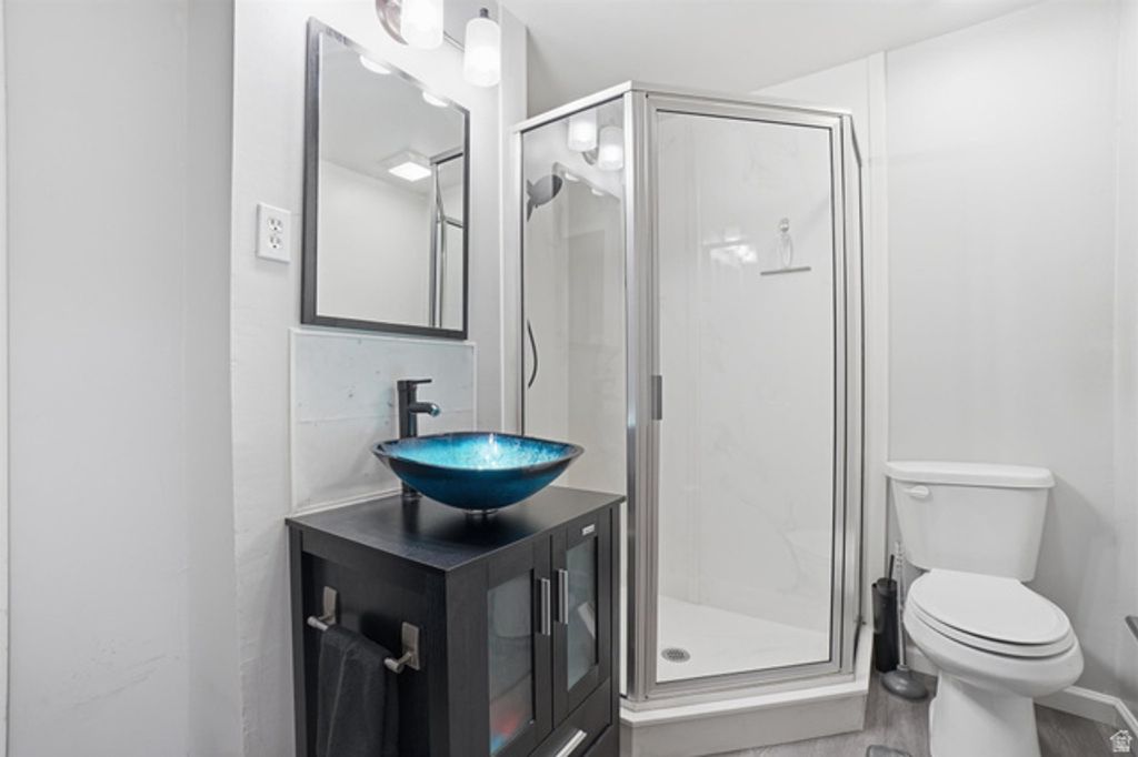 Image 30 of property listing at 845 N 275 W, Bountiful, UT 84010