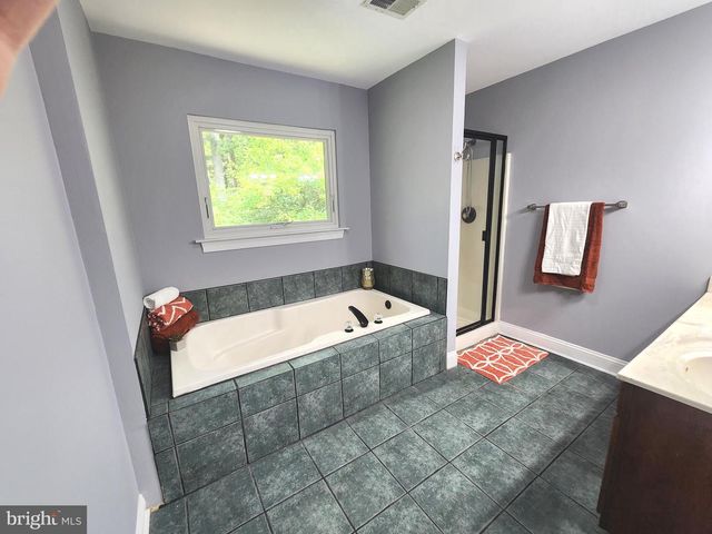 22247 WATSON RD, Leesburg, VA 20175