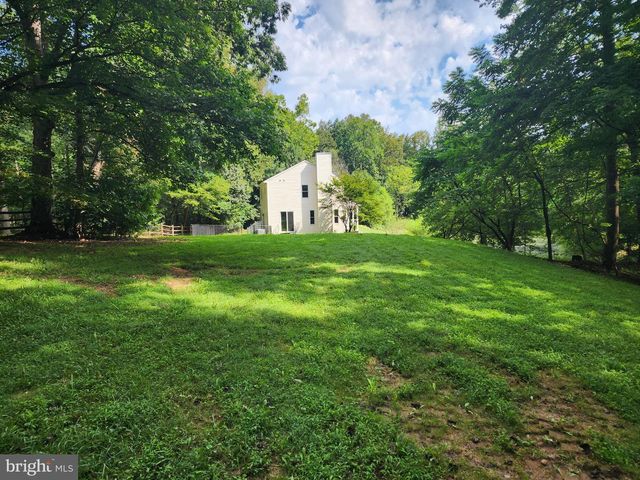 22247 WATSON RD, Leesburg, VA 20175