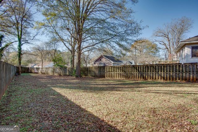 1786 Center Avenue, East Point, GA 30344