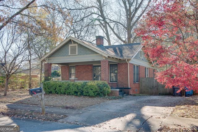 1786 Center Avenue, East Point, GA 30344